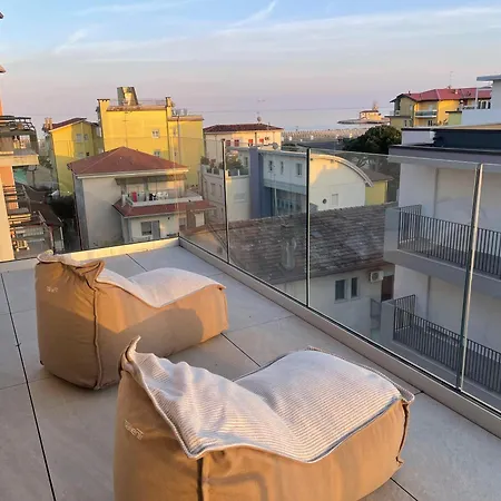 Apartment Haus Margarete - Attico Infinity Vista Mare Con Jacuzzi - Agenzia Cocal Caorle